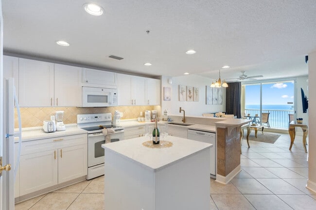 Photo - 10811 Front Beach Rd Unidad FL16-ID1354928P