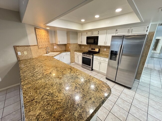 Photo - Spacious 4bed /2bath Single Story home nes...