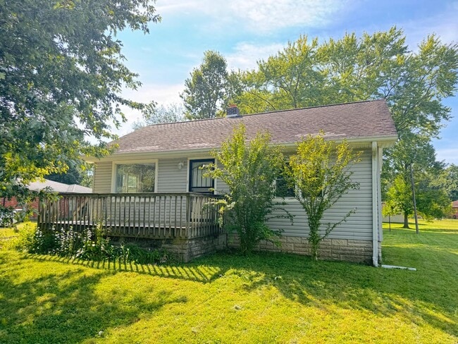 2703 E Midland Rd