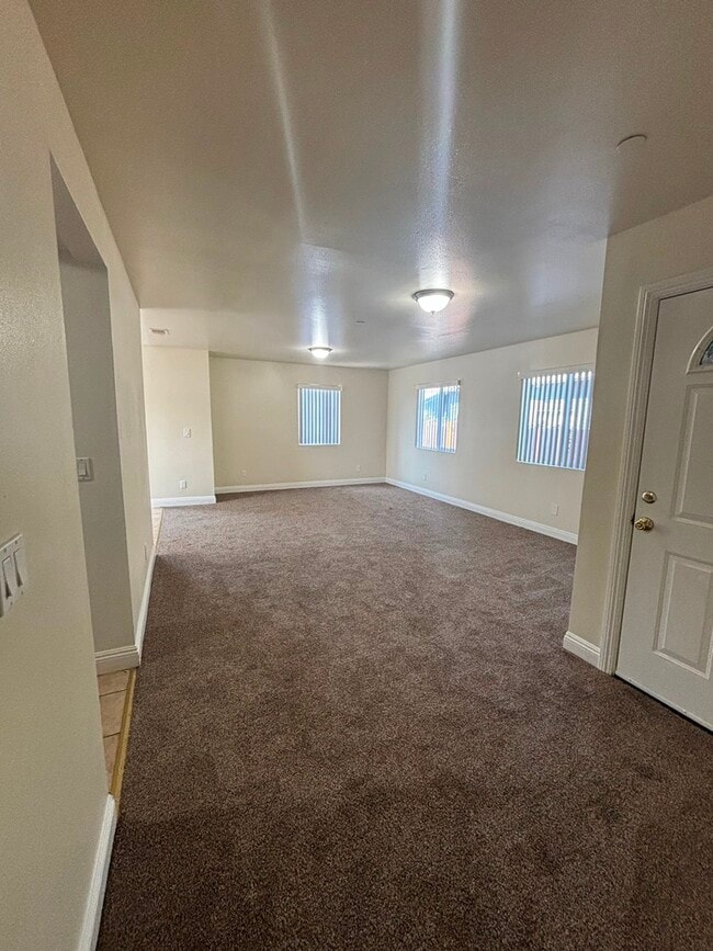 Photo - 836 W 76th St