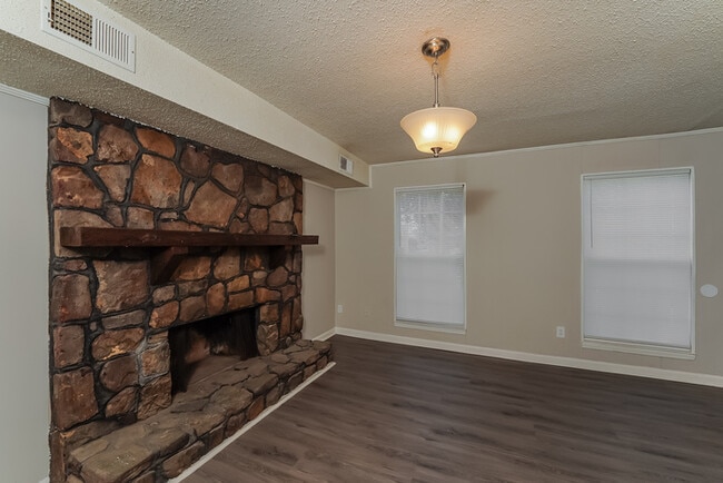 Photo - 1855 Satterwhite St