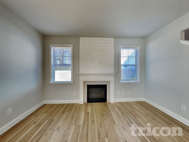 Photo - 165 Lynnridge Dr