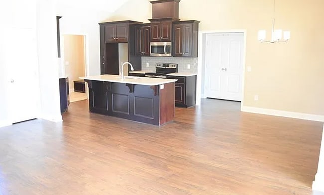 Photo - 10 Ivy Cross