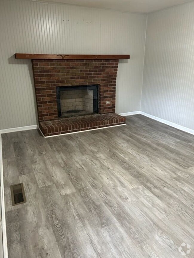 Building Photo - 5 Lake Pl Rental