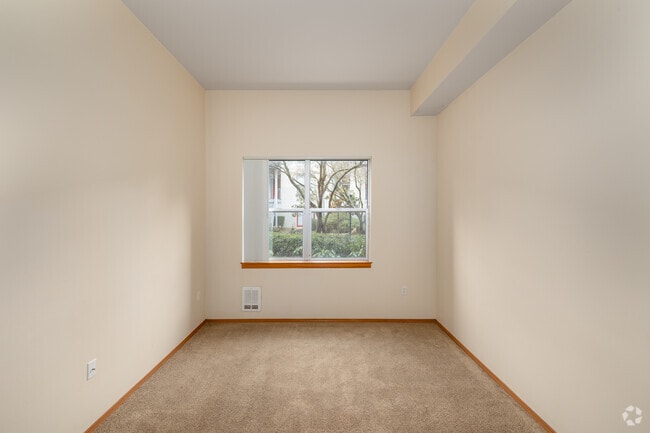 2BR, 2BA - 937SF