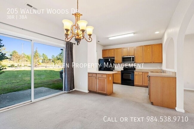 Photo - 205 Walnut Woods Dr