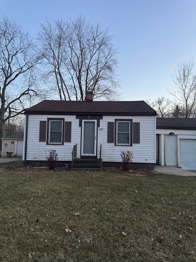 Photo - 1632 Midway Dr