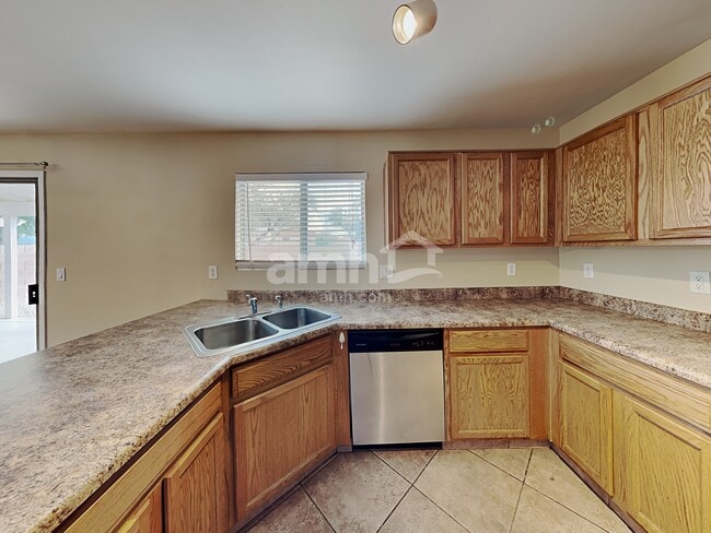 Photo - 765 W Flaming Arrow Dr