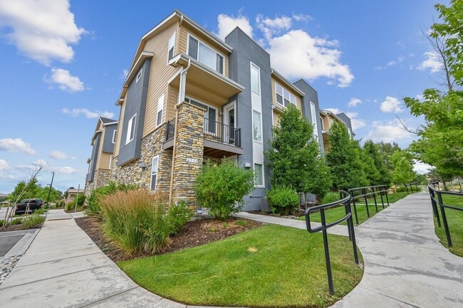 Building Photo - 6719 S Tempe Ct