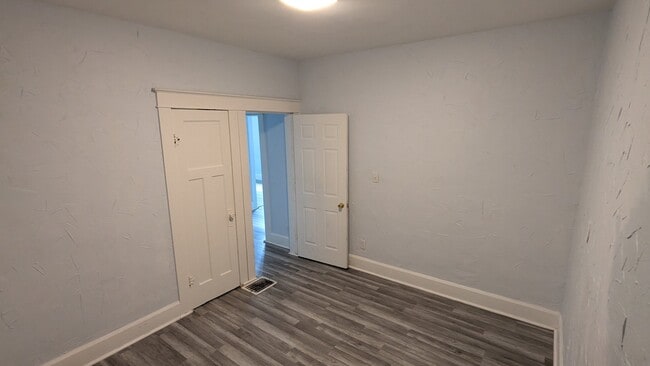Photo - 1128 Manor Ct