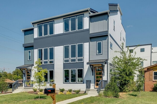 Photo - 102 Marshall Ct