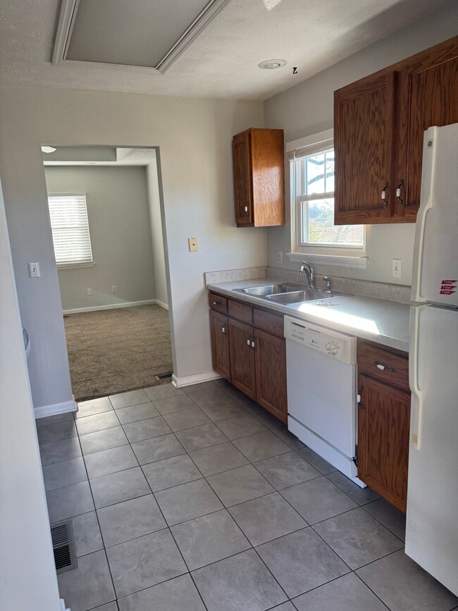 Photo - 112 E Manning St