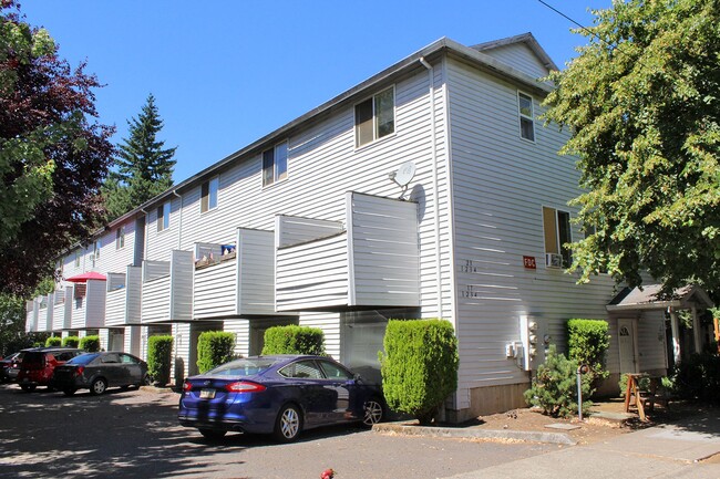 17-23 SE 127th Ave - 17-23 SE 127th Ave Apartment Unit 17 - 01