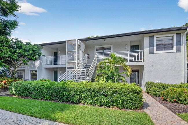 Building Photo - 7 Southport Ln Unit E Rental