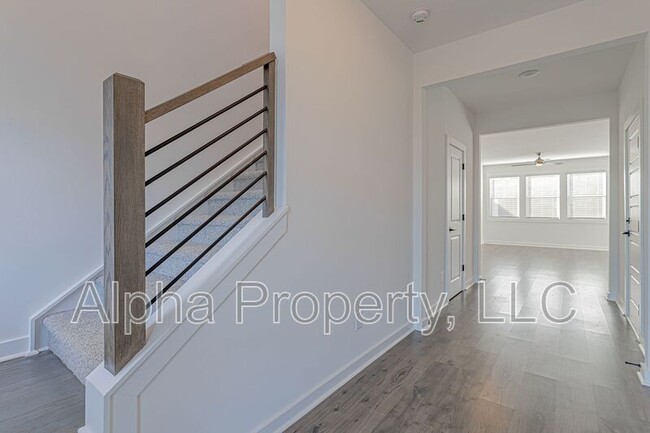 Photo - 1455 Darrowby Wy
