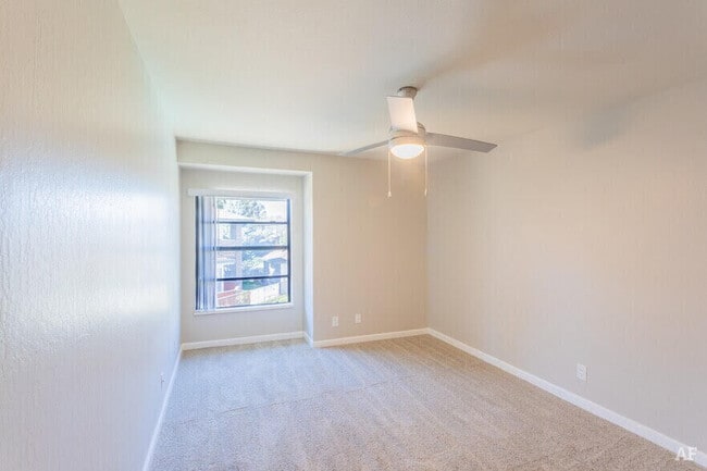 Photo - Somerset Apartments