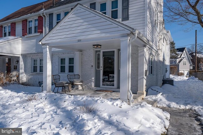 Photo - 227 E Hathaway Ln