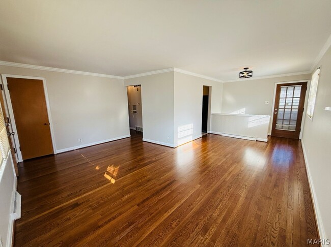 Photo - 9720 Gloucester Dr