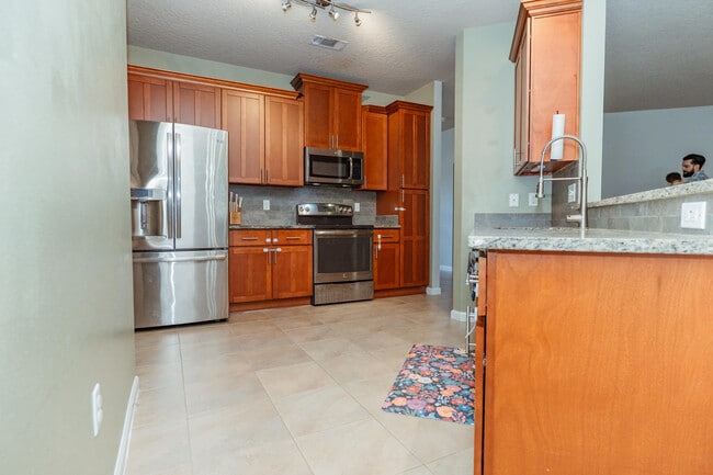 5280 Moore Loop