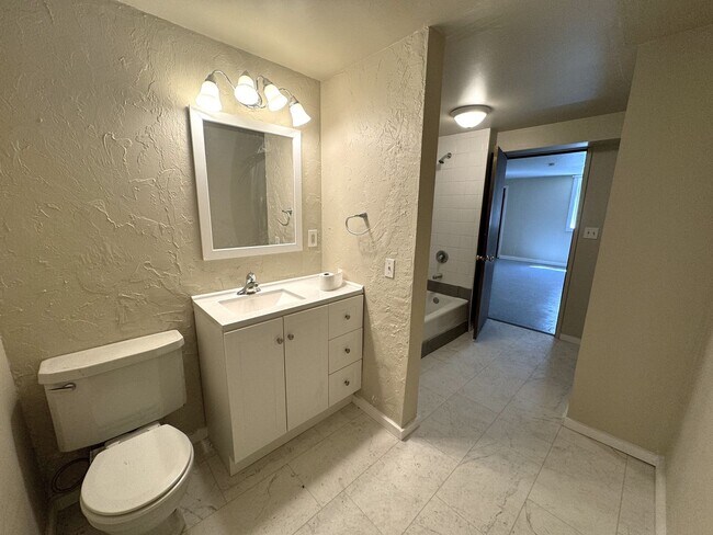Photo - 232 Hastings Ave Unit 228