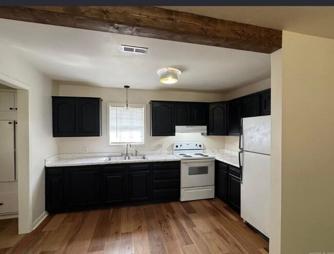 Photo - 128 Hiawatha Dr
