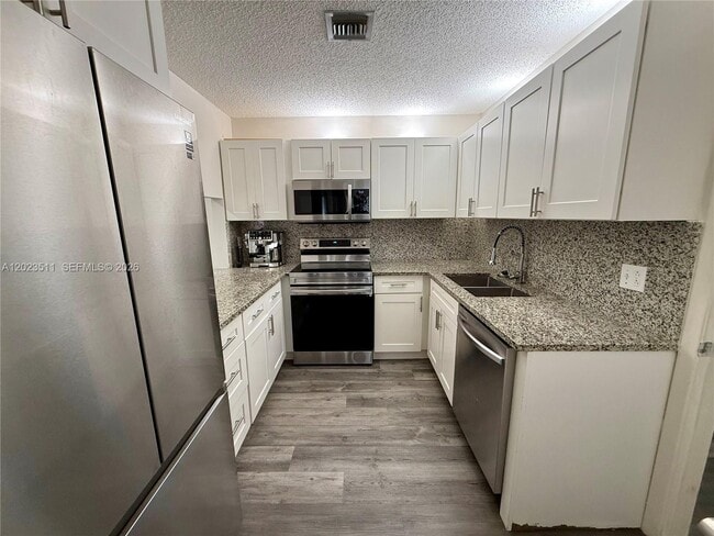 Photo - 4300 Landar Dr