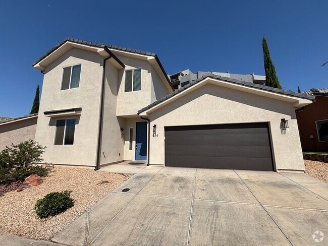 Building Photo - SPACIOUS HOME FOR RENT!