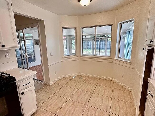 Photo - 5328 Natasha Ct