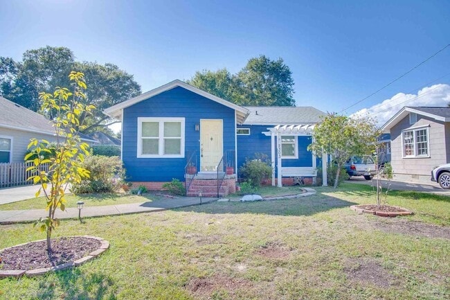 Building Photo - 2303 N 20th Ave