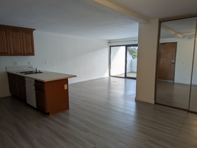 Photo - 8308 Regents Rd