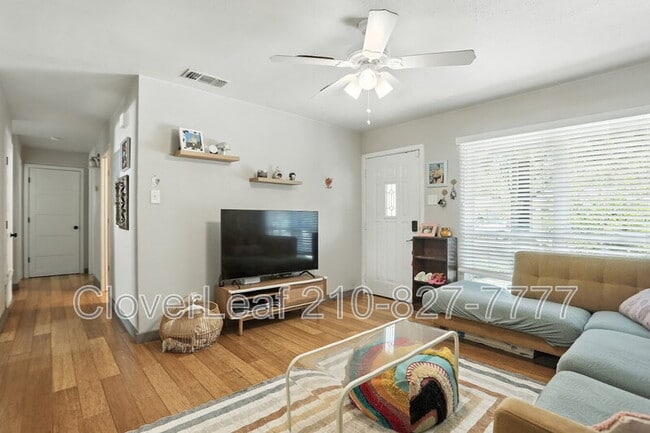 Photo - 131 Middlebury Dr