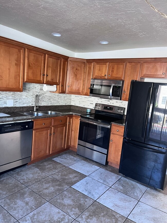 Photo - 889 Bristle Pine Pl