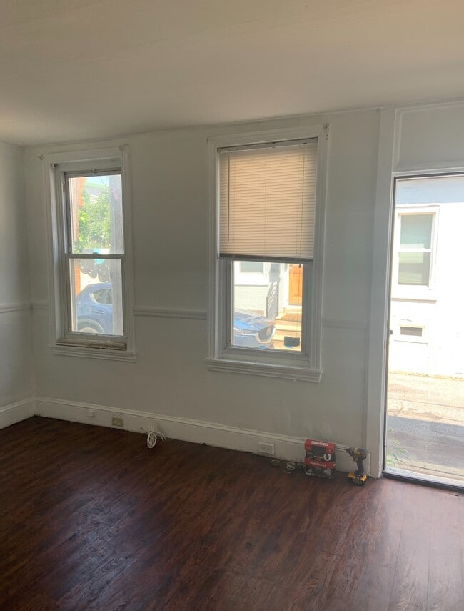 Photo - 1422 Emerick St