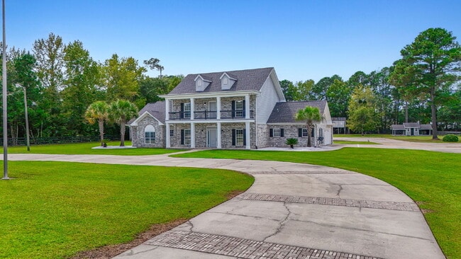 Photo - Peaceful and Luxury Living on 3+ Acres