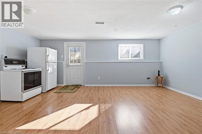 Photo - 113 Commercial St