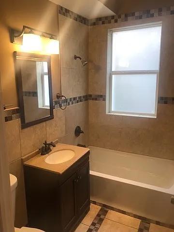 Photo - 7942 S Harvard Ave Unidad 2