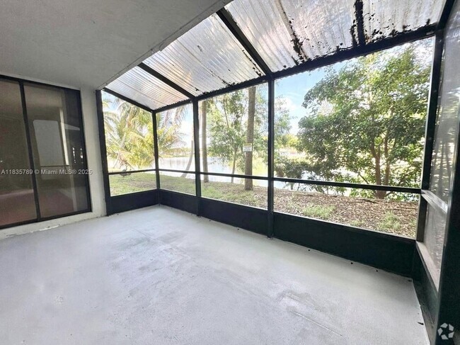 Building Photo - 8305 SW 152nd Ave Rental