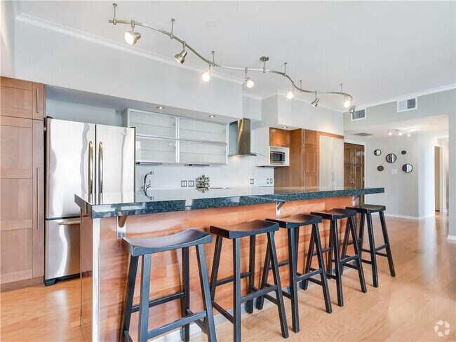 Building Photo - 1801 Lavaca St Unit 4L Rental