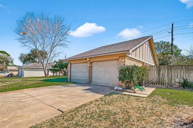 Photo - 22607 Fincastle Dr