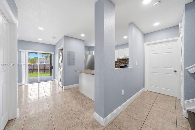 Photo - 902 SW 8th Pl