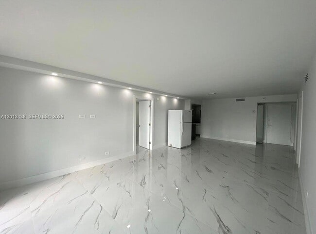 Photo - 6039 Collins Ave Unit 1033