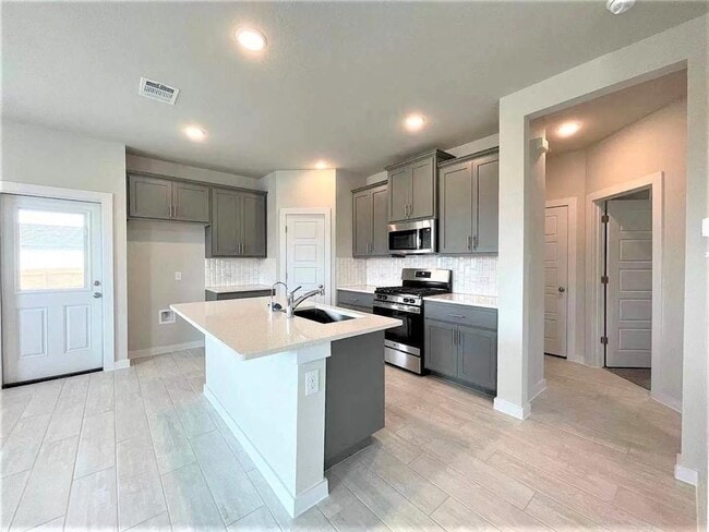 Photo - 604 Bridle Creek Dr