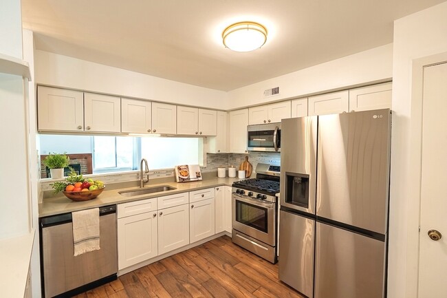 Photo - 514 E Windgate Ct