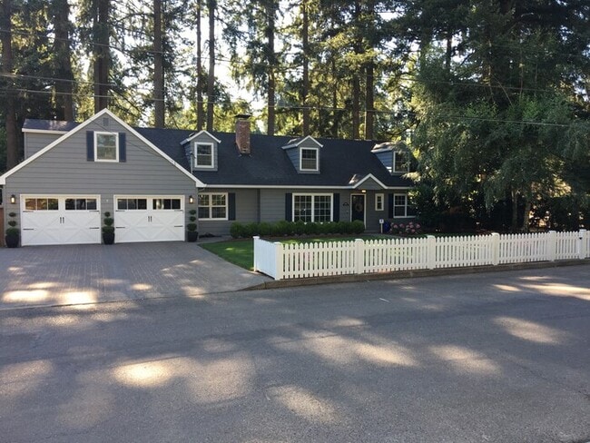 Building Photo - Spacious 4- Bed Home in Rivergrove Featuring 4-Car Garage, RV Parking, Fenced Yard, Minutes from ...