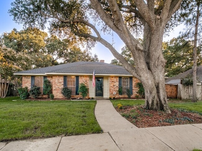 905 Summer Trail