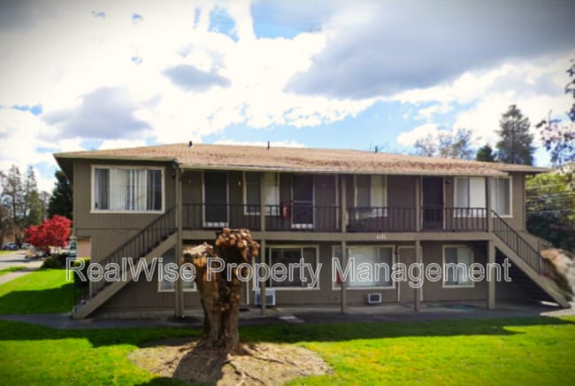 Building Photo - 401 SE 9th St Unit D Rental