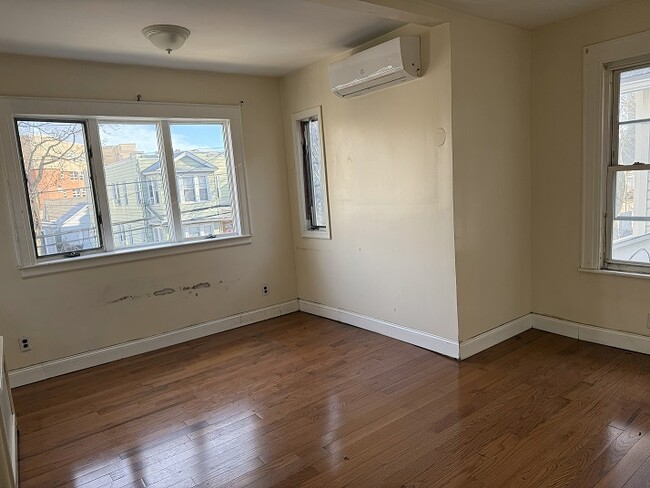 Photo - 8430 124th St Unidad 2