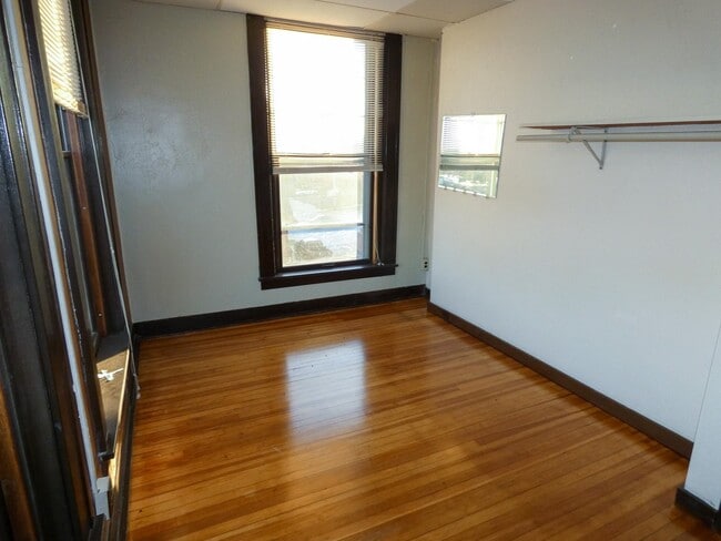 Photo - 15 E Main St Unit 18