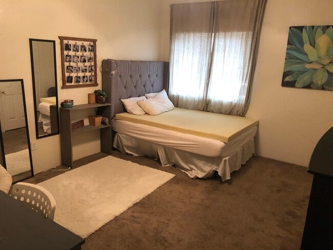 Photo - 1416 E Elm St Unit #1