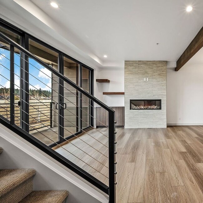 Photo - Beautiful Townhouse in CDA for Rent